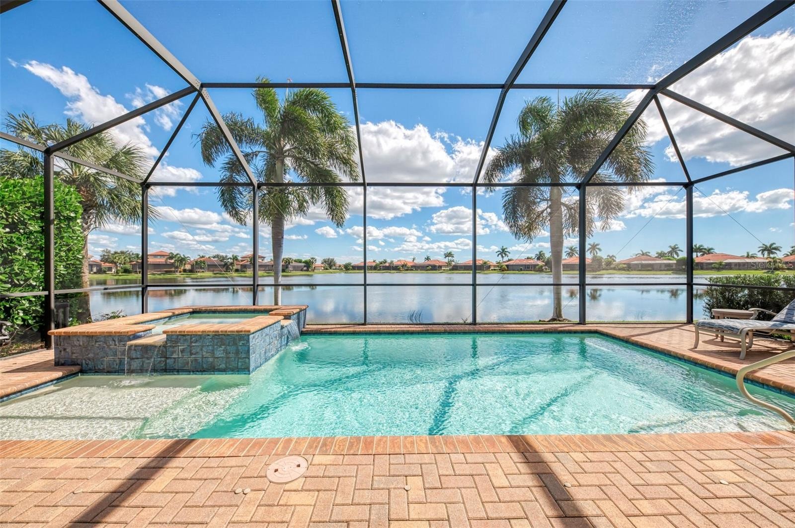 23810 WAVERLY CIR