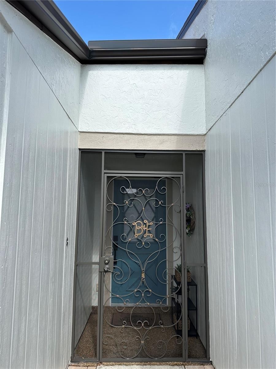 1211 CAPRI ISLES BLVD #122