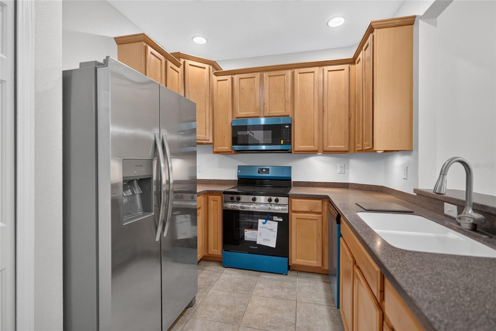 3707 PARKRIDGE CIR #7-106