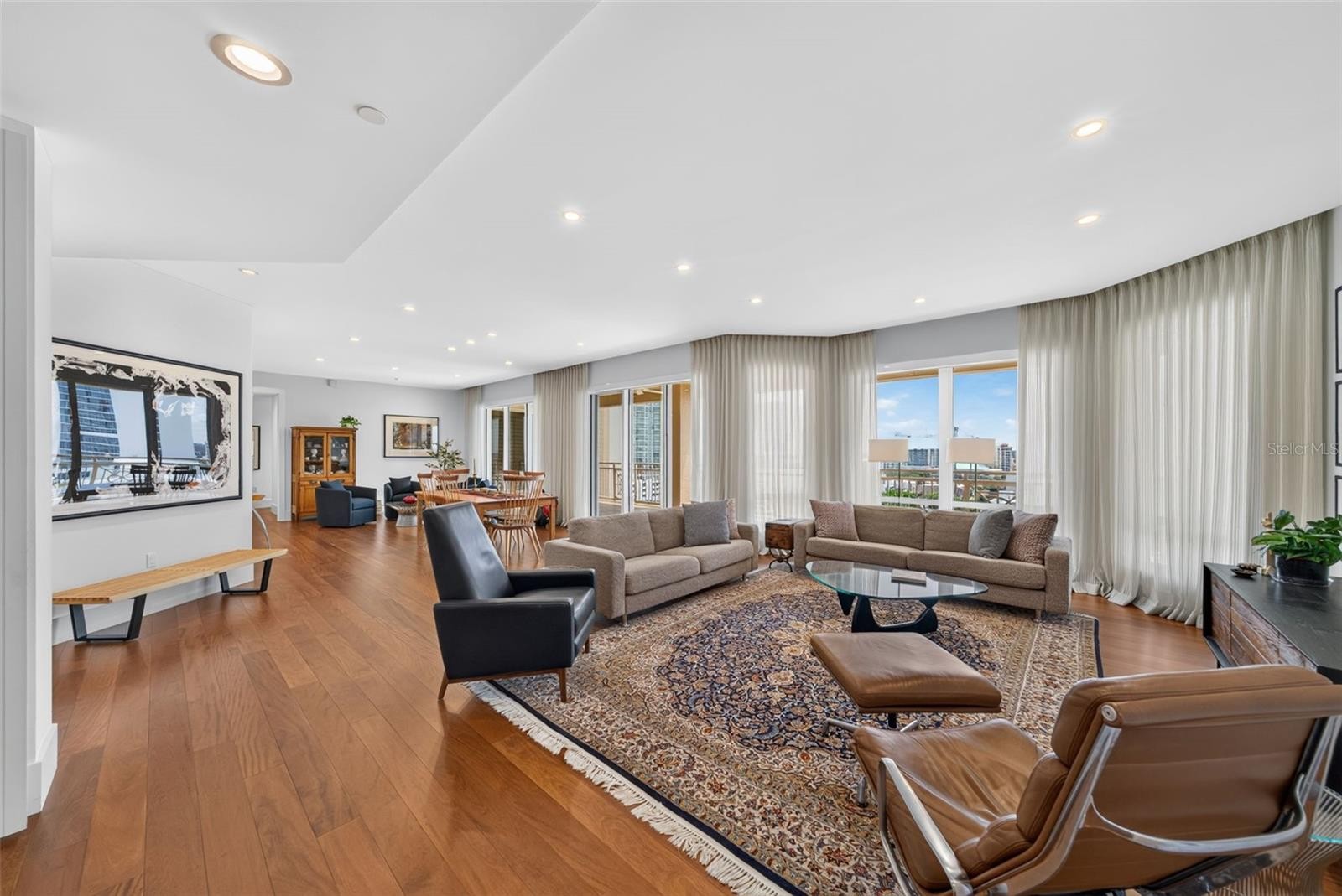 35 WATERGATE DR #1104