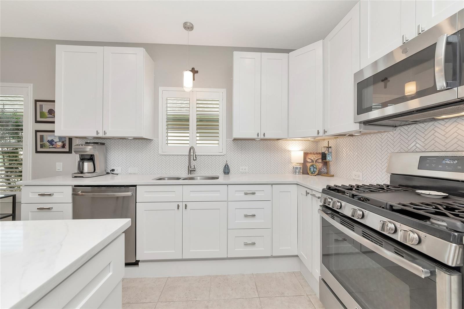 4207 COTTAGE HILL AVE