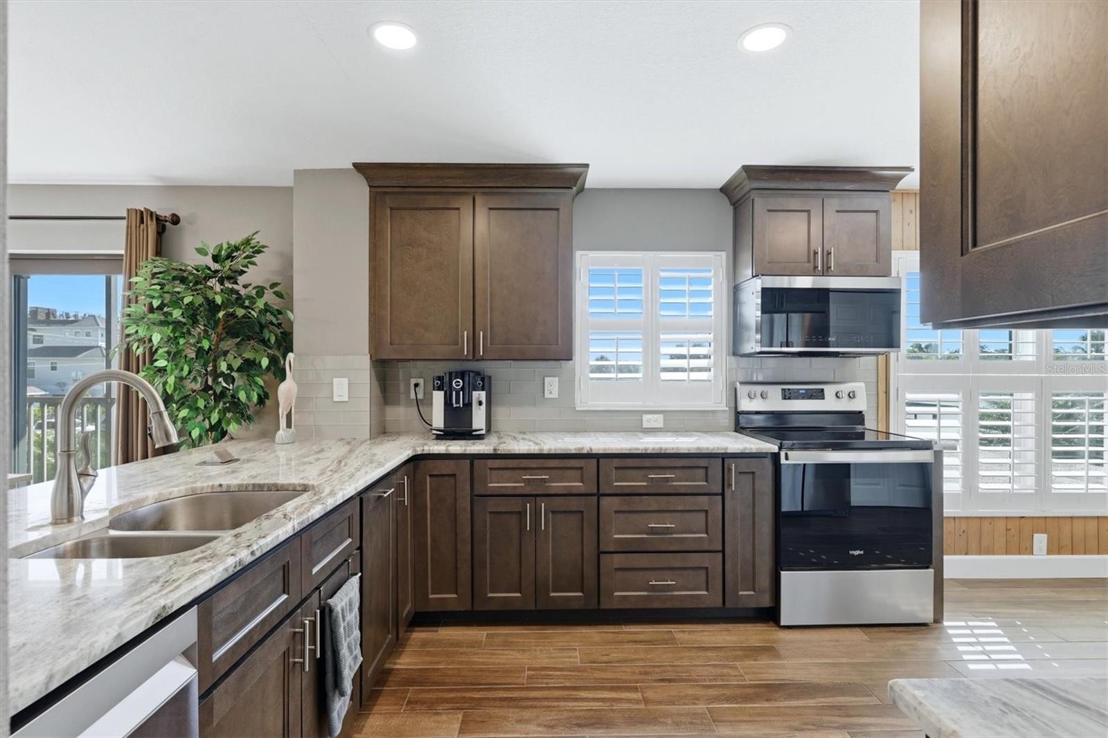 1001 BENJAMIN FRANKLIN DR #206