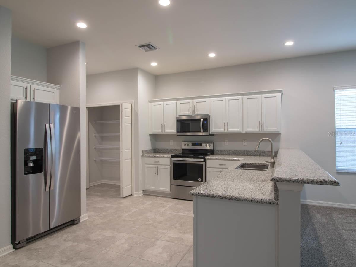 1097 GRANTHAM DR