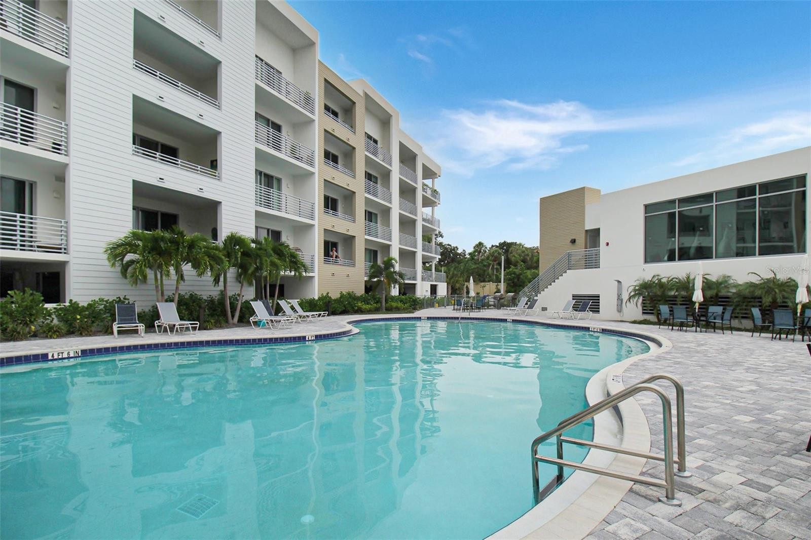 1703 N TAMIAMI TRL #503