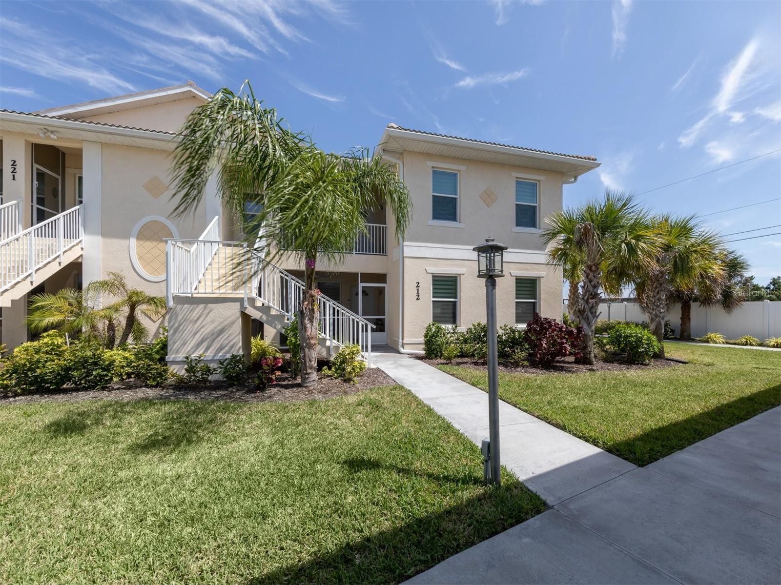 200 GARDENS EDGE DR #212