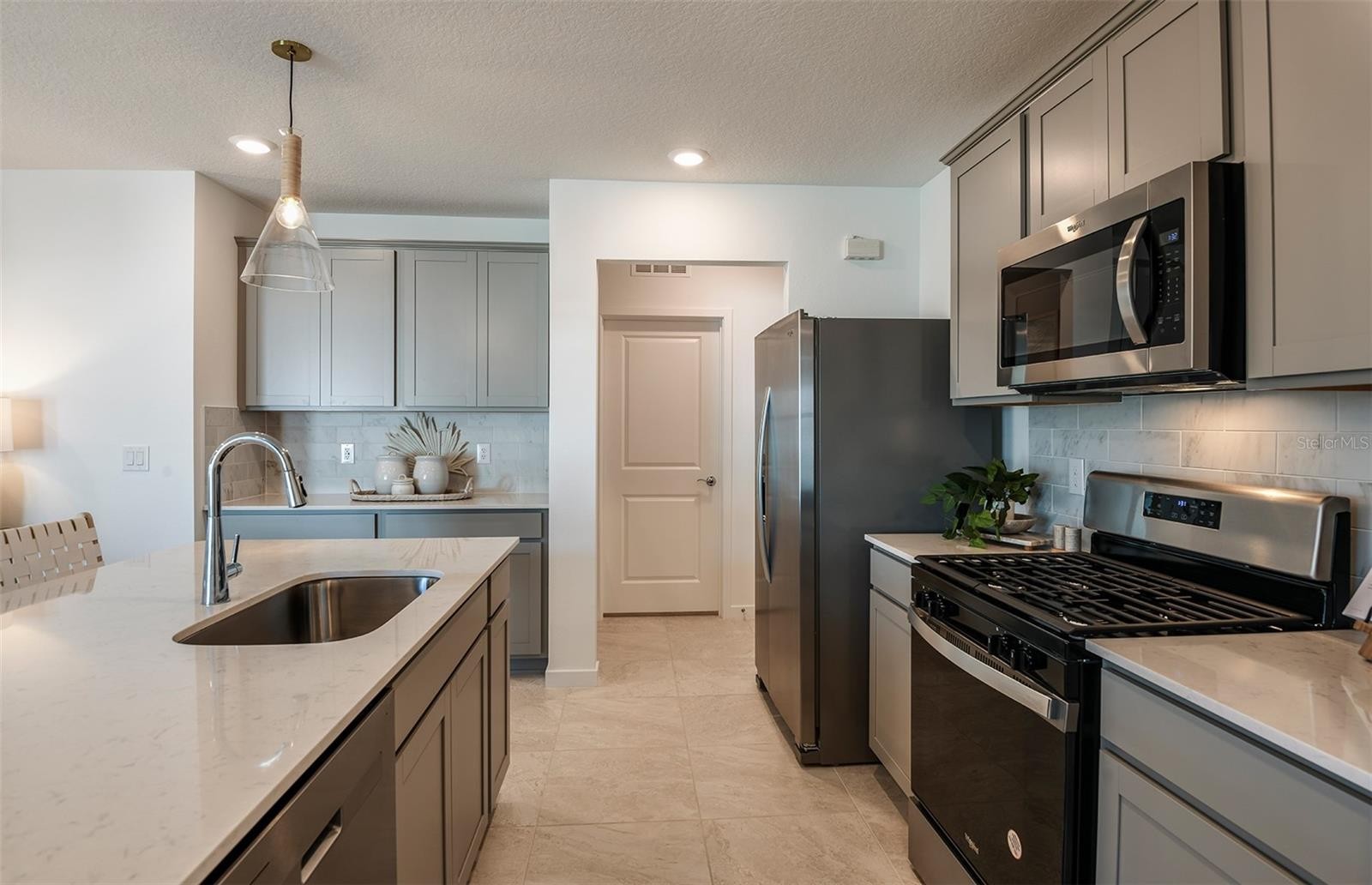 7918 PALM PARADISE PL
