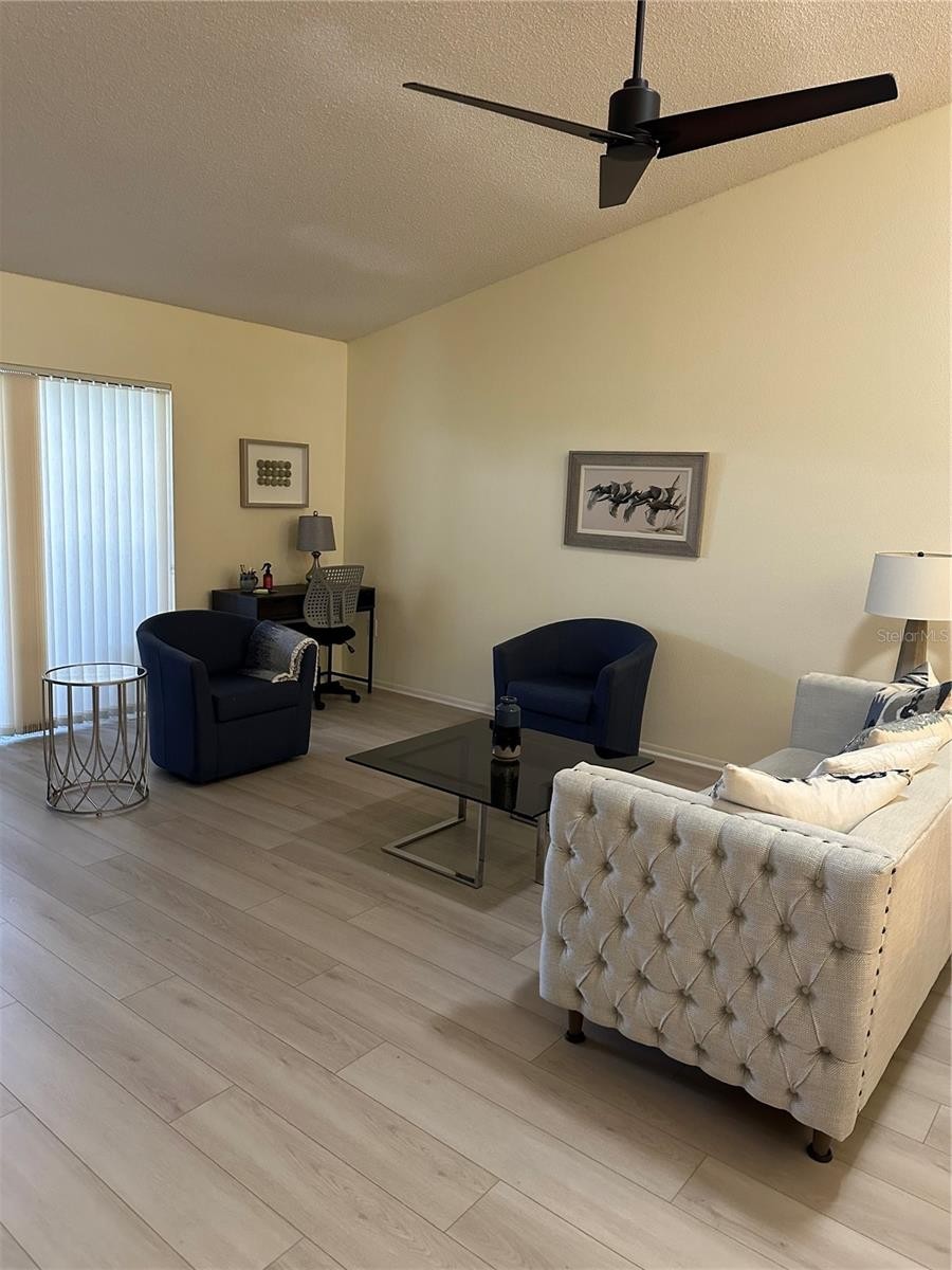 1211 CAPRI ISLES BLVD #122