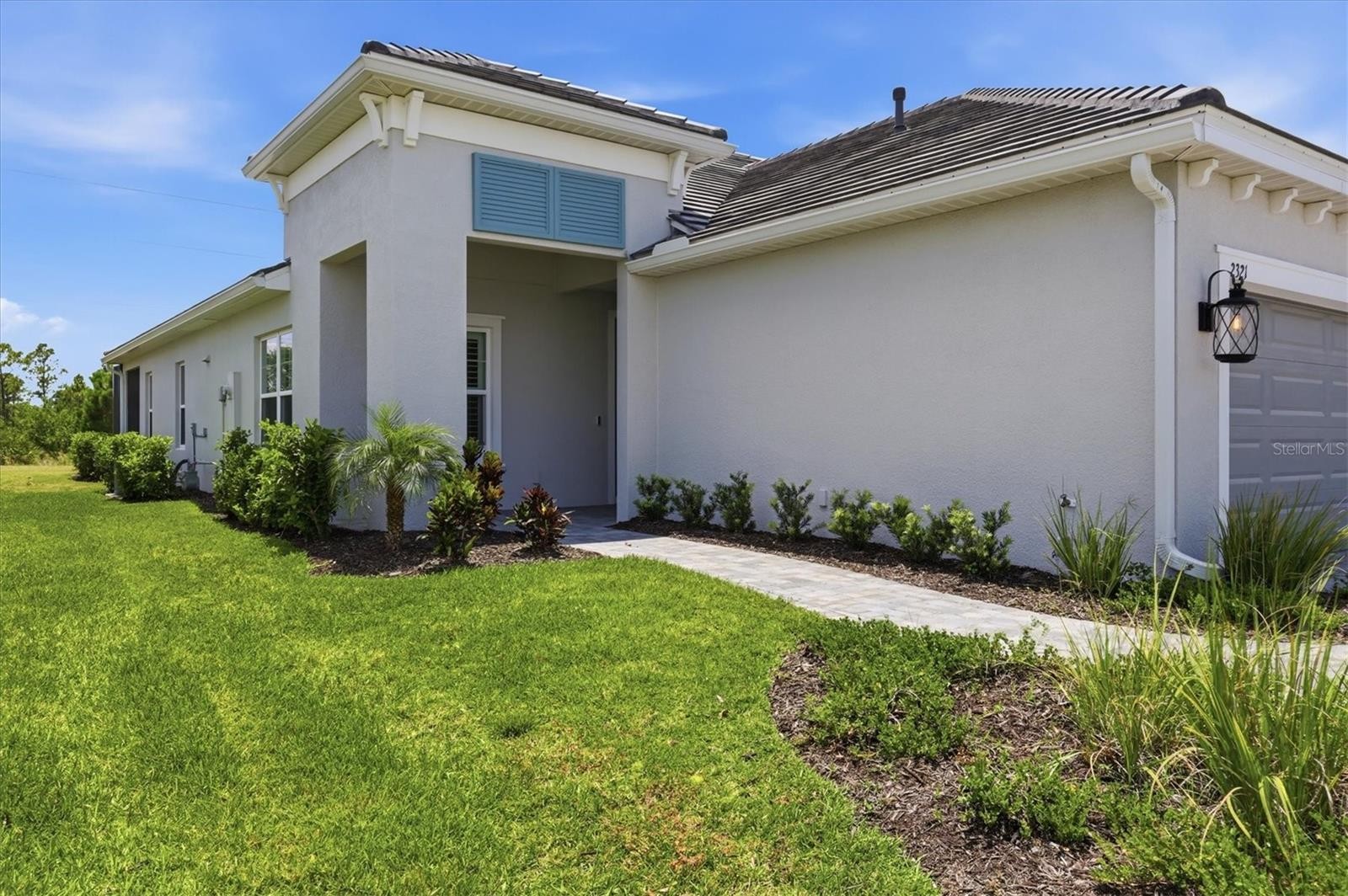 2321 BLUE MAHOE LN