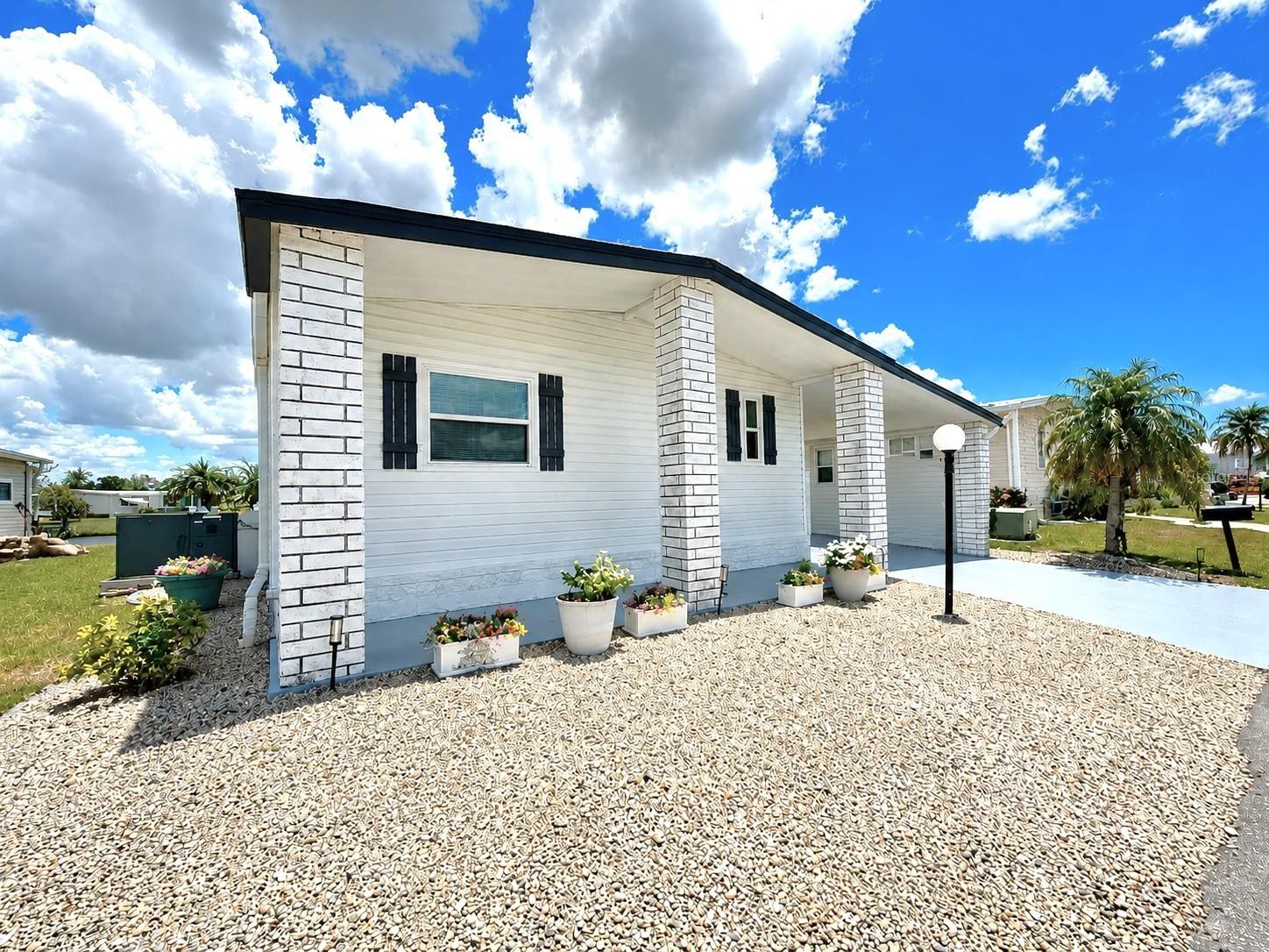 216 MARTINIQUE RD