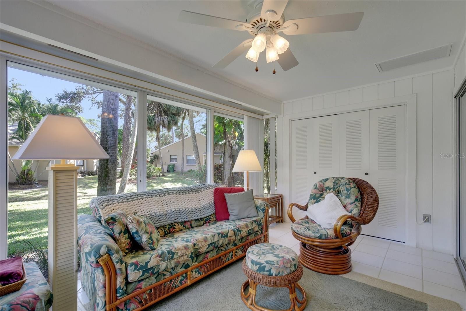 4962 VILLAGE GARDENS DR #141