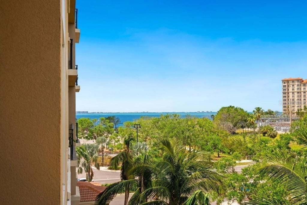 1064 N TAMIAMI TRL #1425