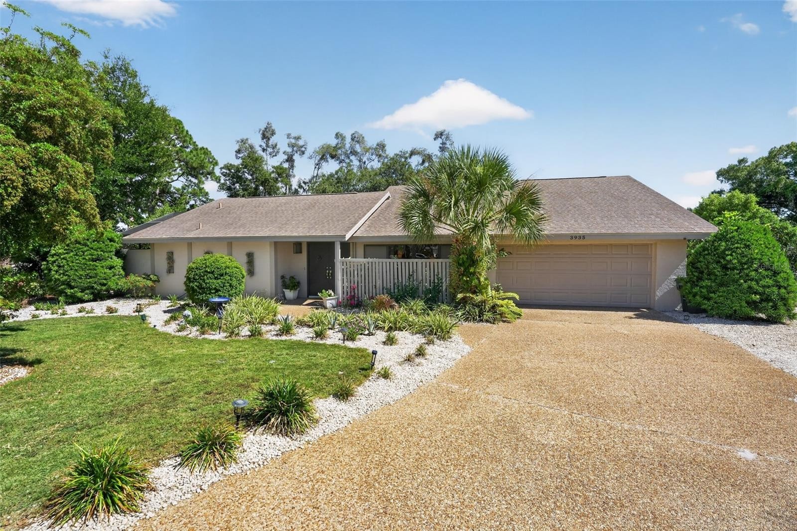 3935 COUNTRY VIEW LN