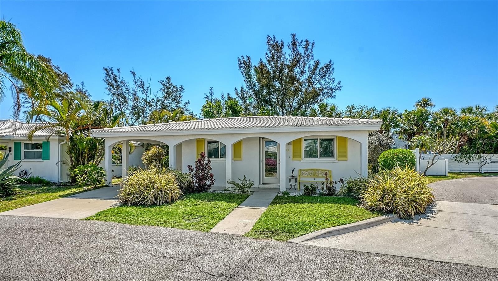 554 SPANISH DR S