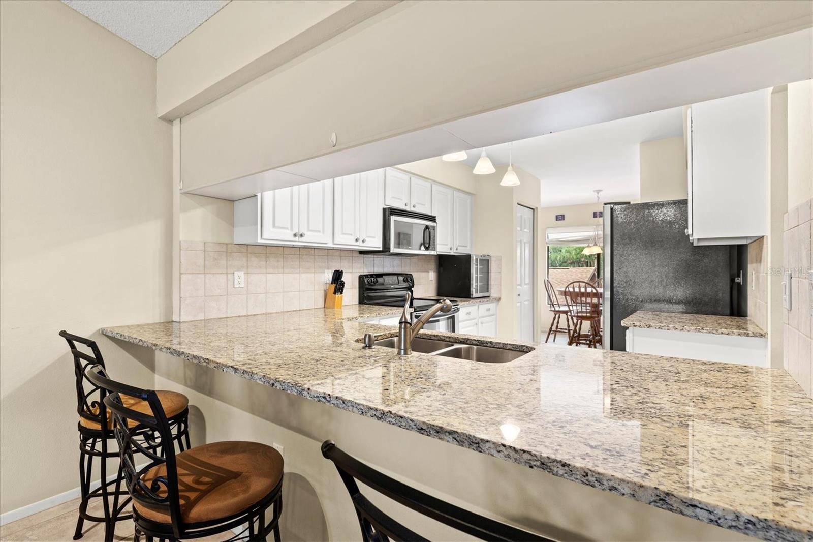 5713 AVISTA DR #4112