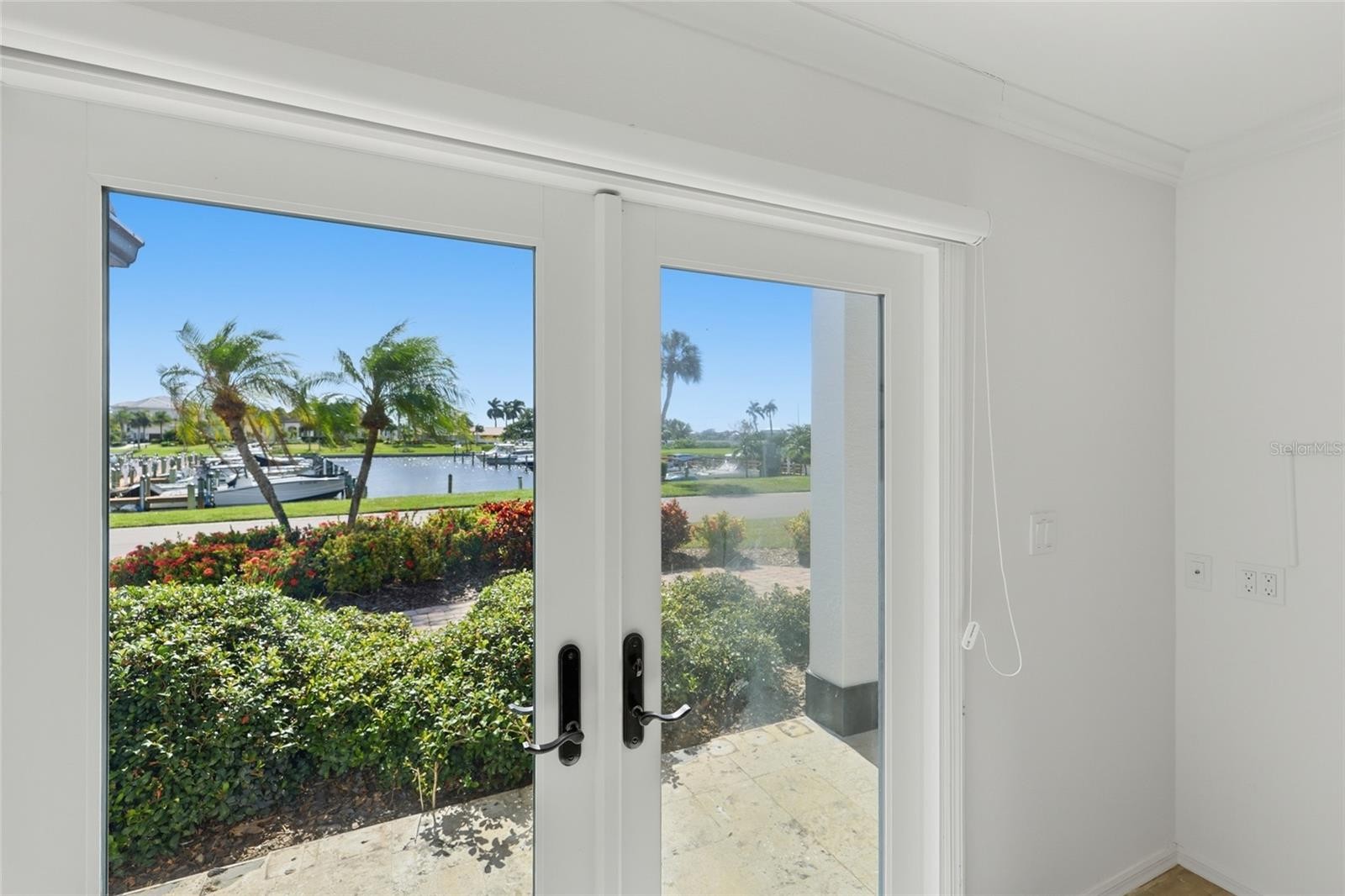 312 YACHT HARBOR DR