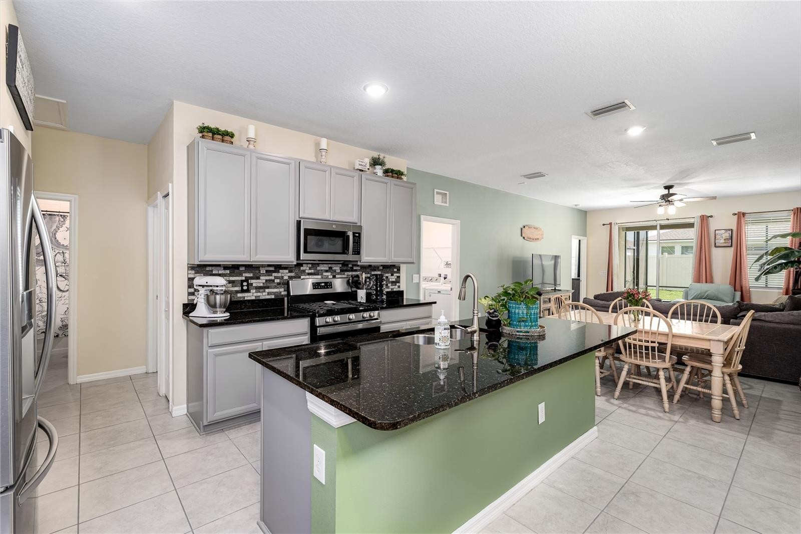 5714 LOS ROBLES CT