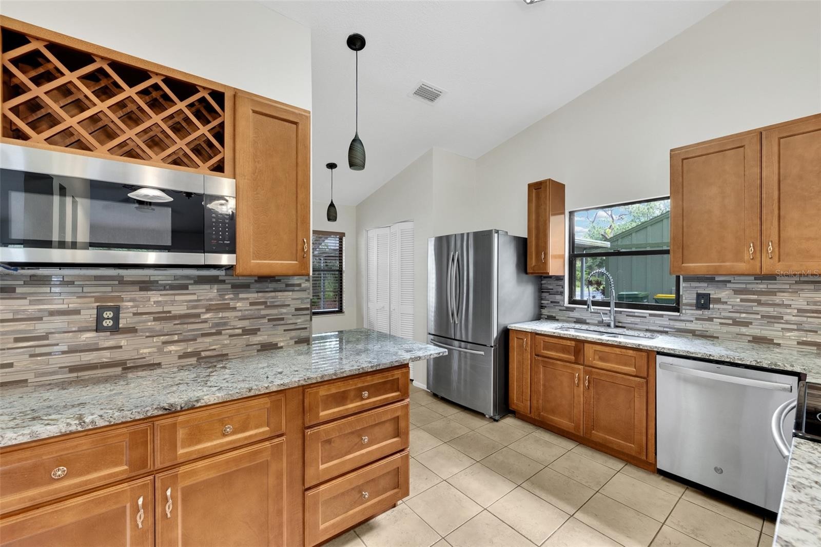 5015 BARRINGTON CIR #201