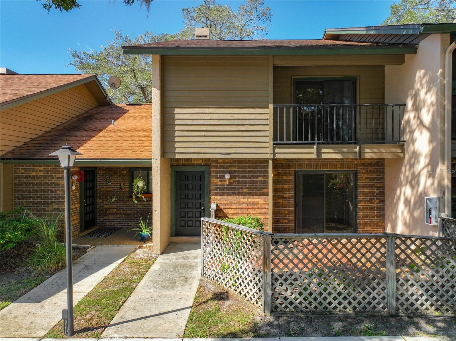 955 SUNRIDGE DR #102