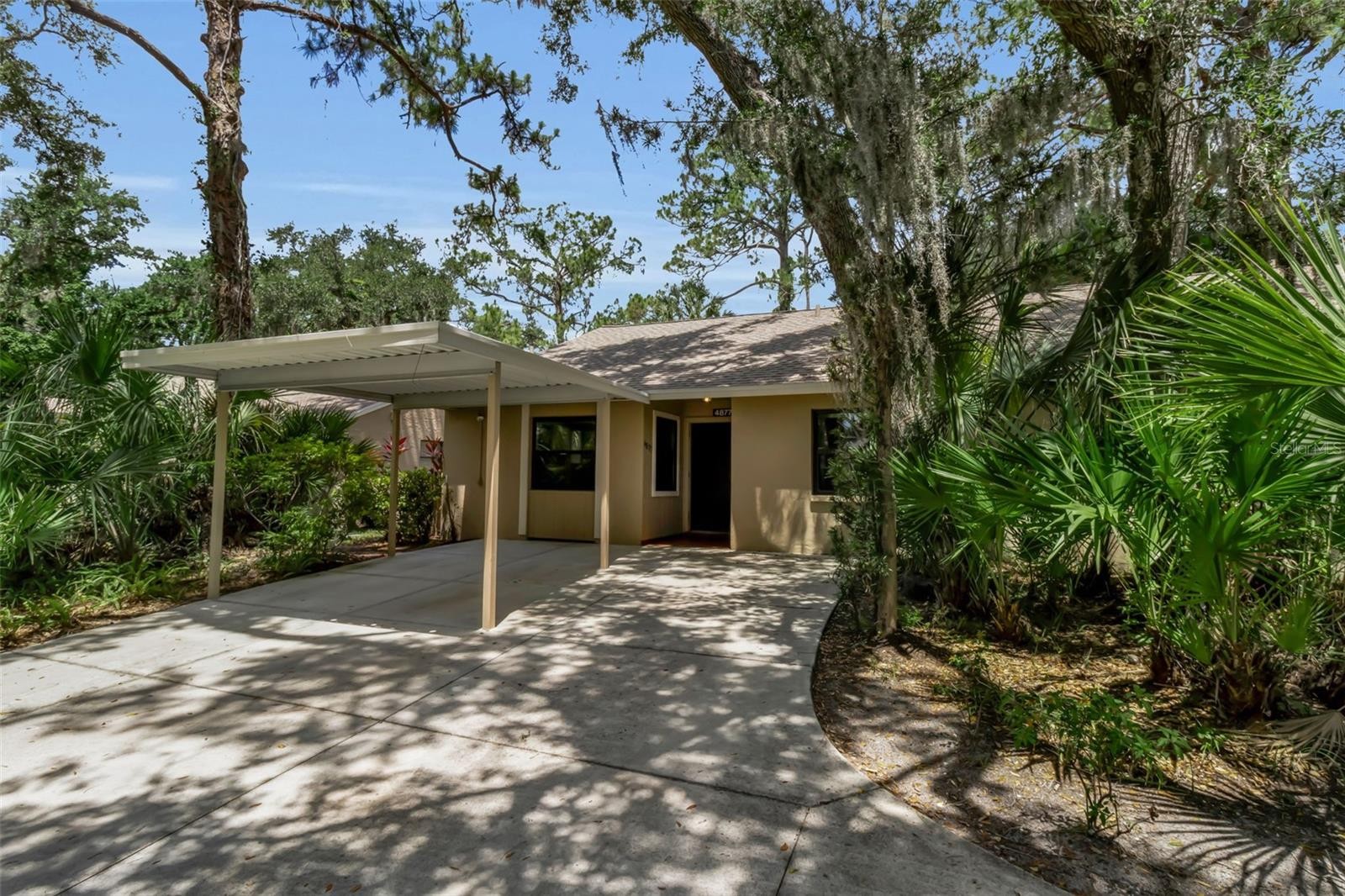 4877 VILLAGE GARDENS DR #193