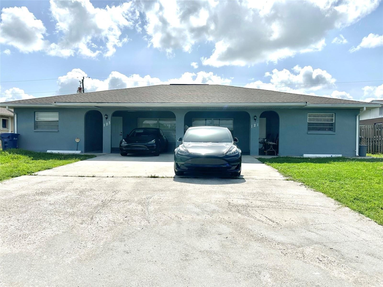 121 GRANADA BLVD