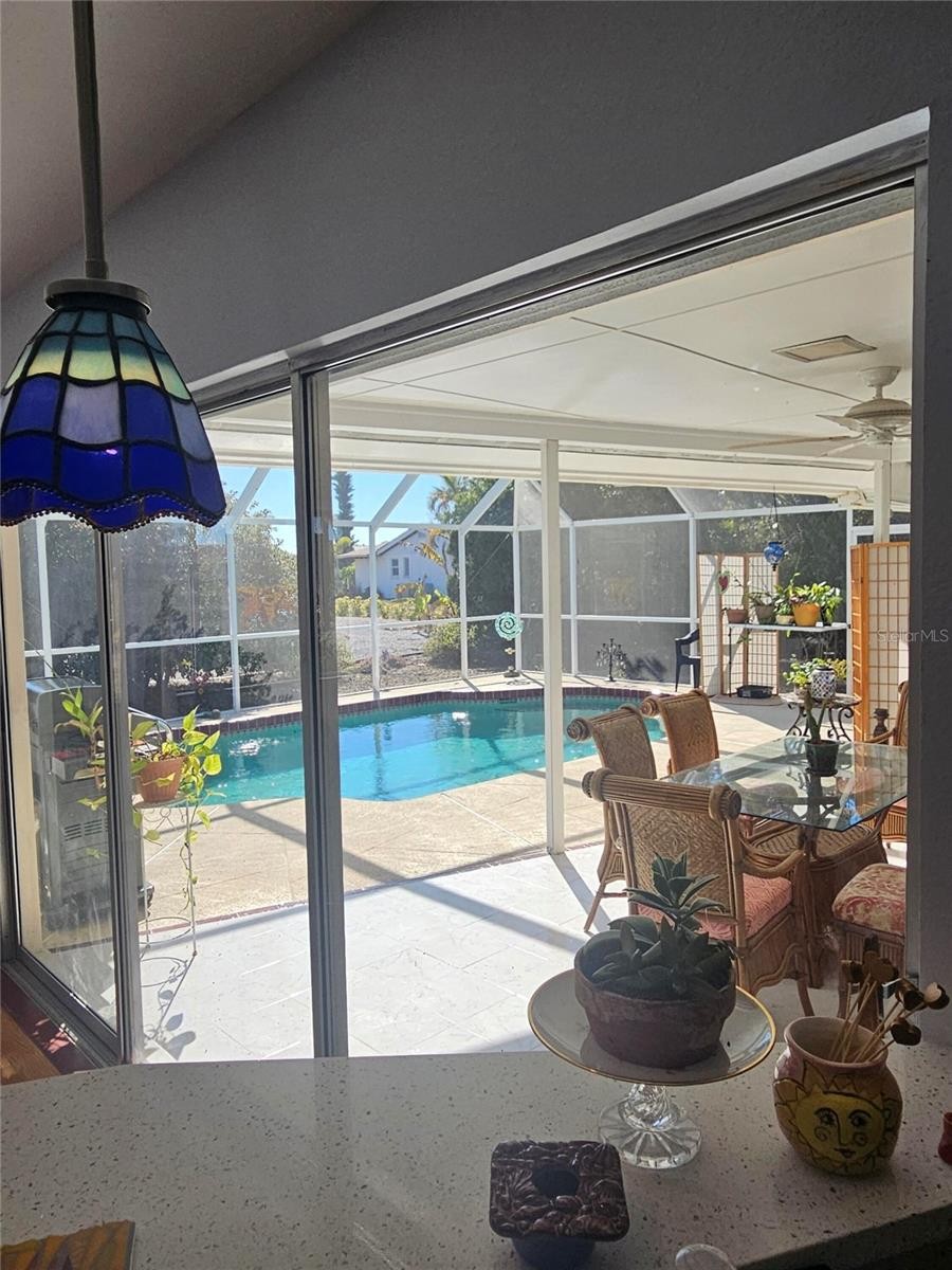 43 WINDSOR DR