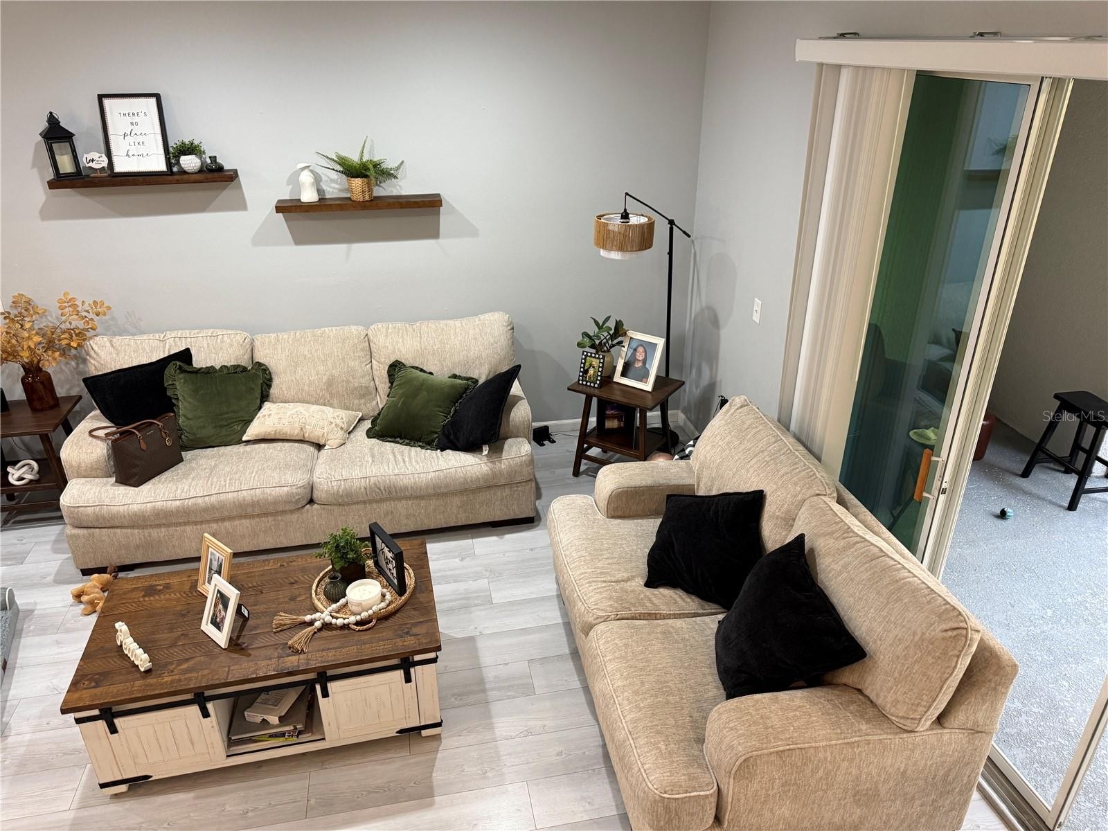 2431 MIDNIGHT PEARL DR