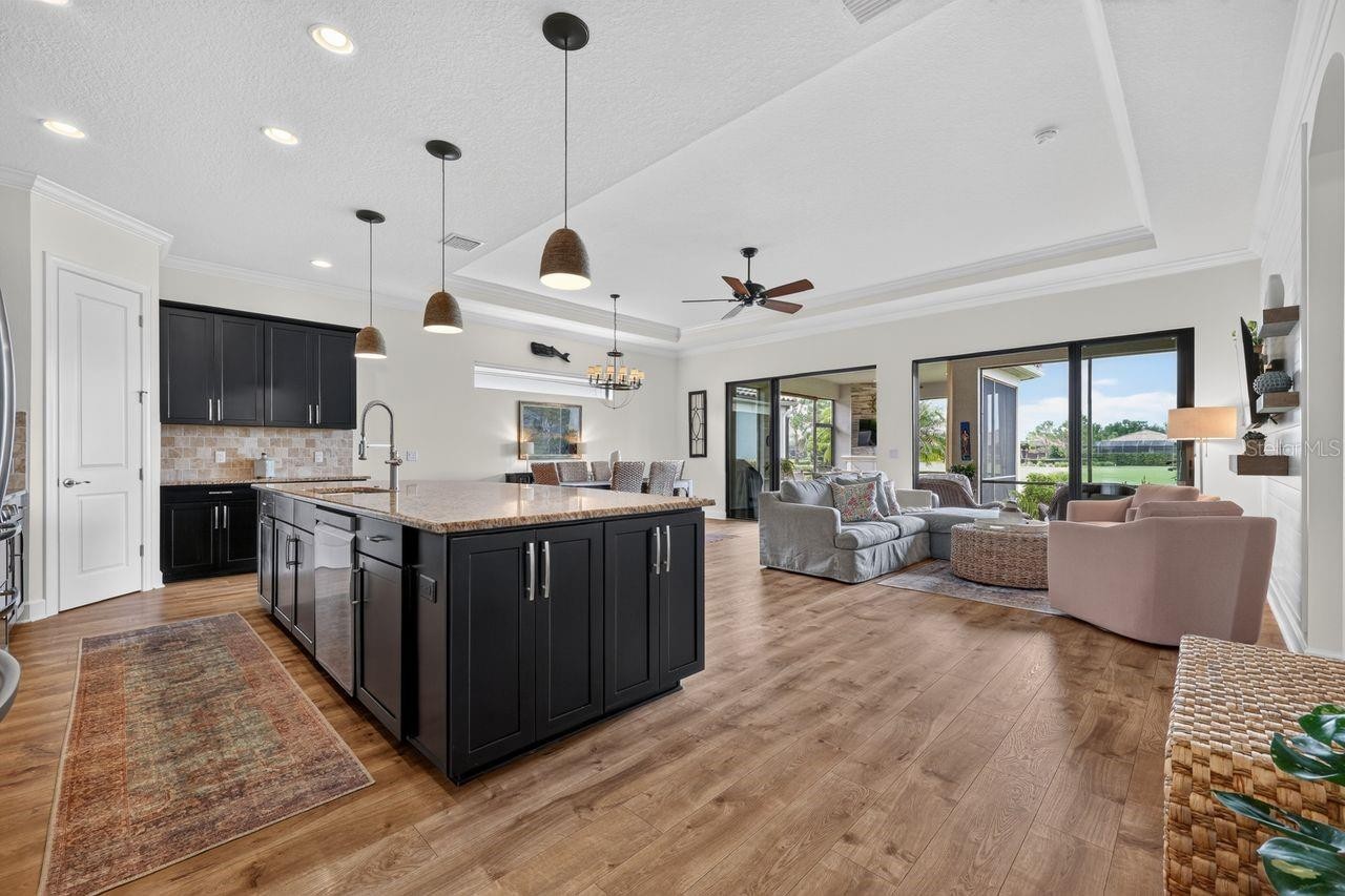 13916 MESSINA LOOP