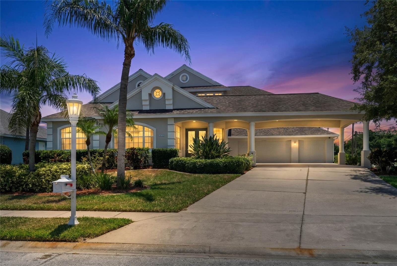 4306 BARRACUDA DR