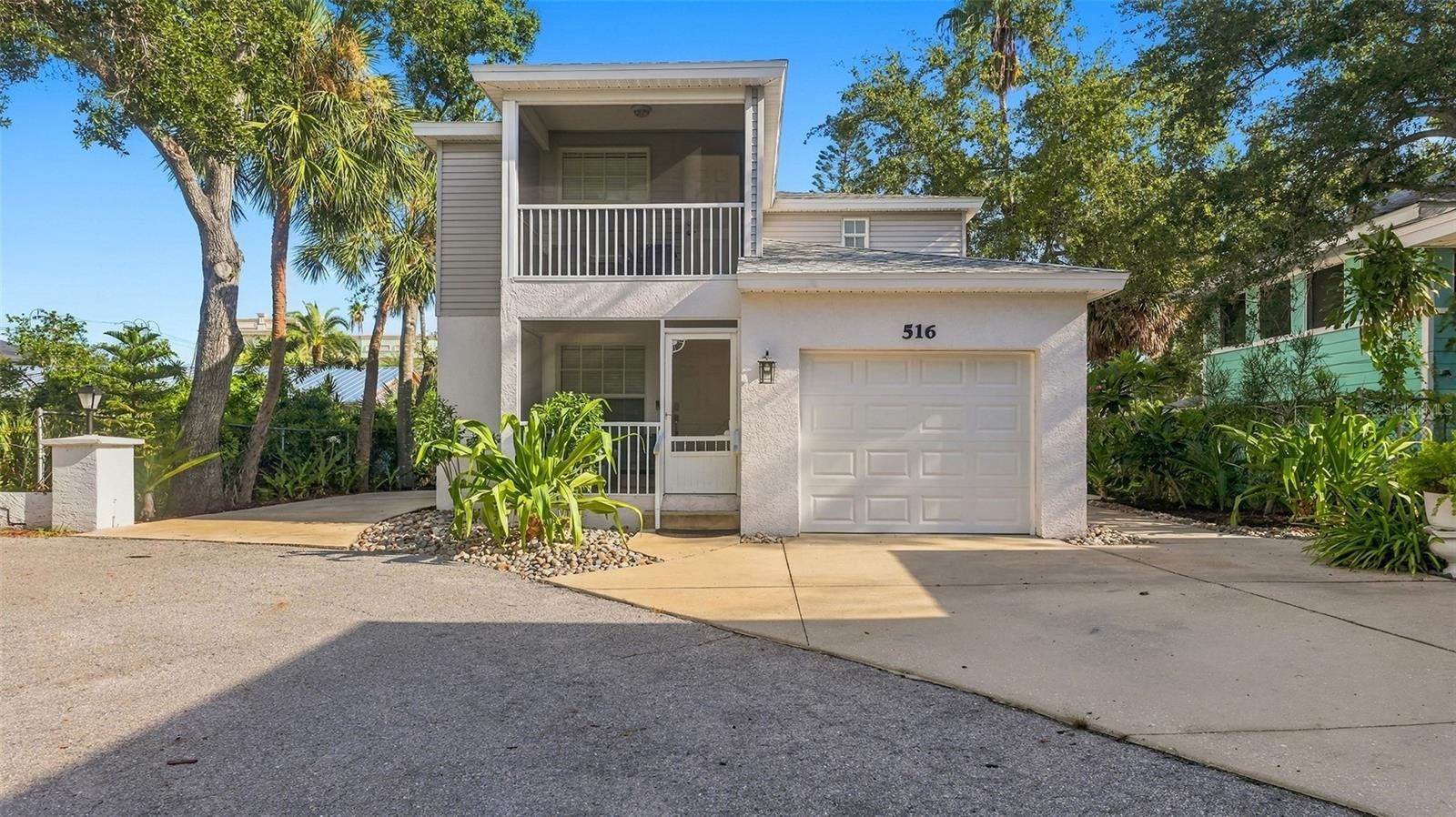 516 HOWARD CT