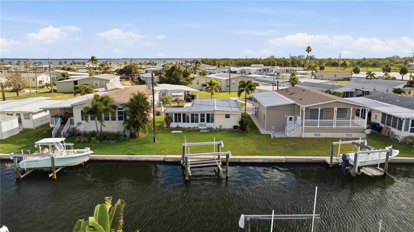 264 JAMAICA DR