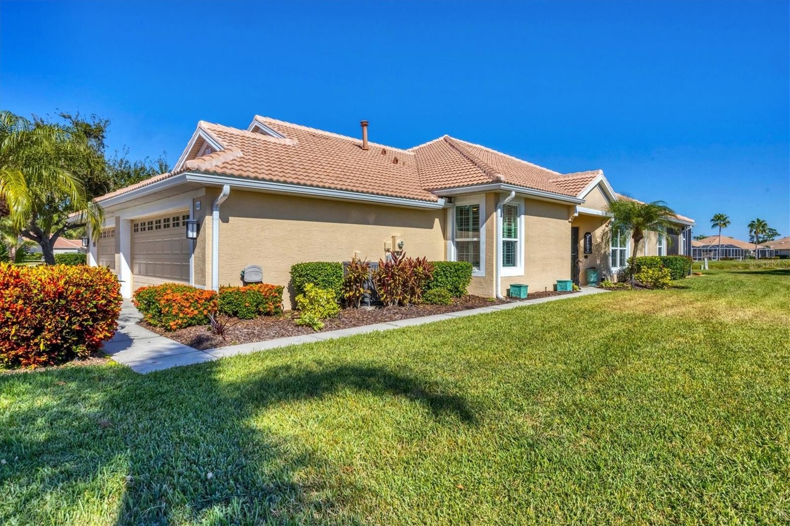 4820 WHISPERING OAKS DR