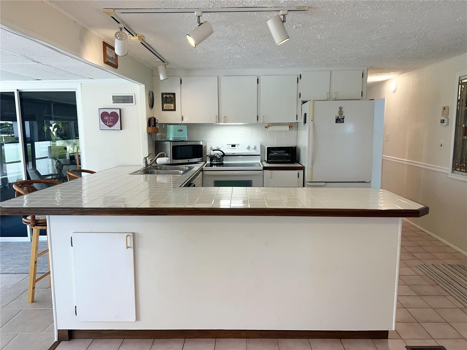 235 TRAILORAMA DR