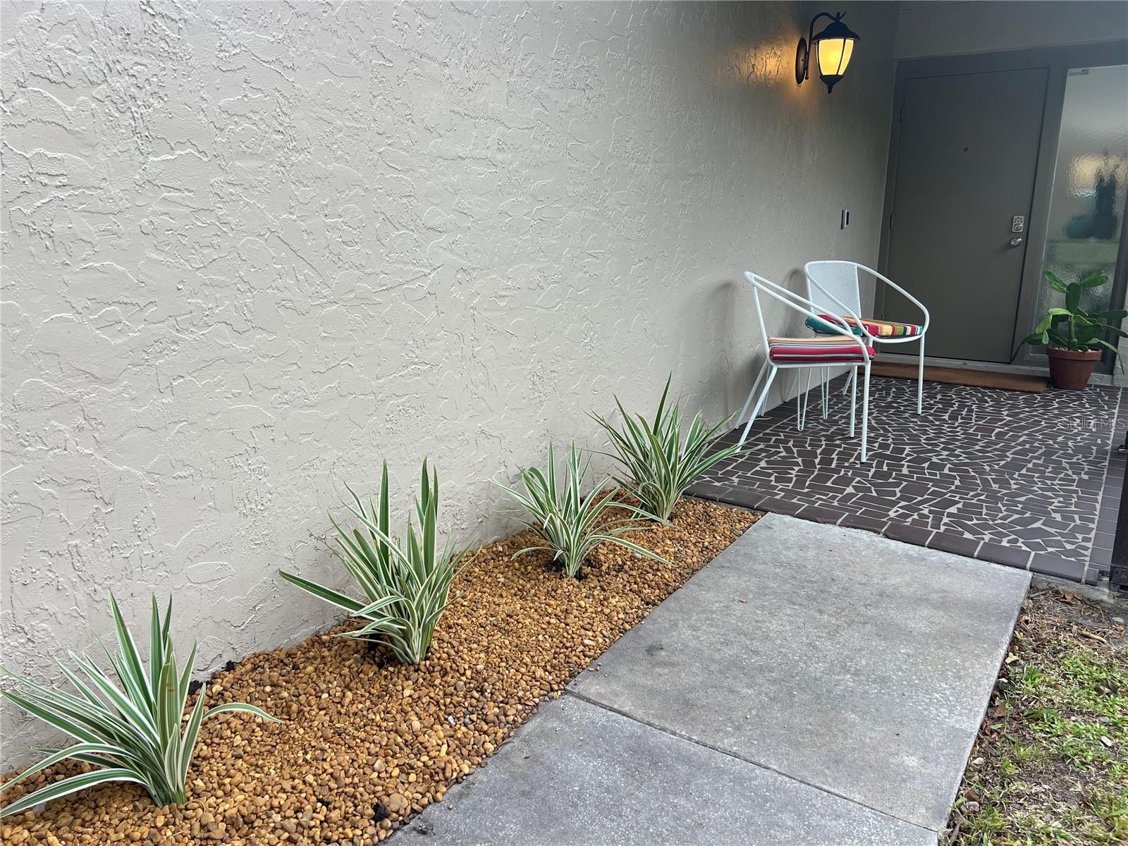 3918 GLEN OAKS MANOR DR