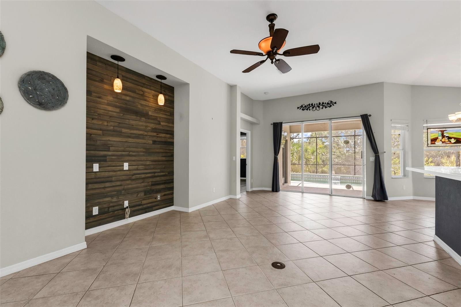 1431 DIXIE LN