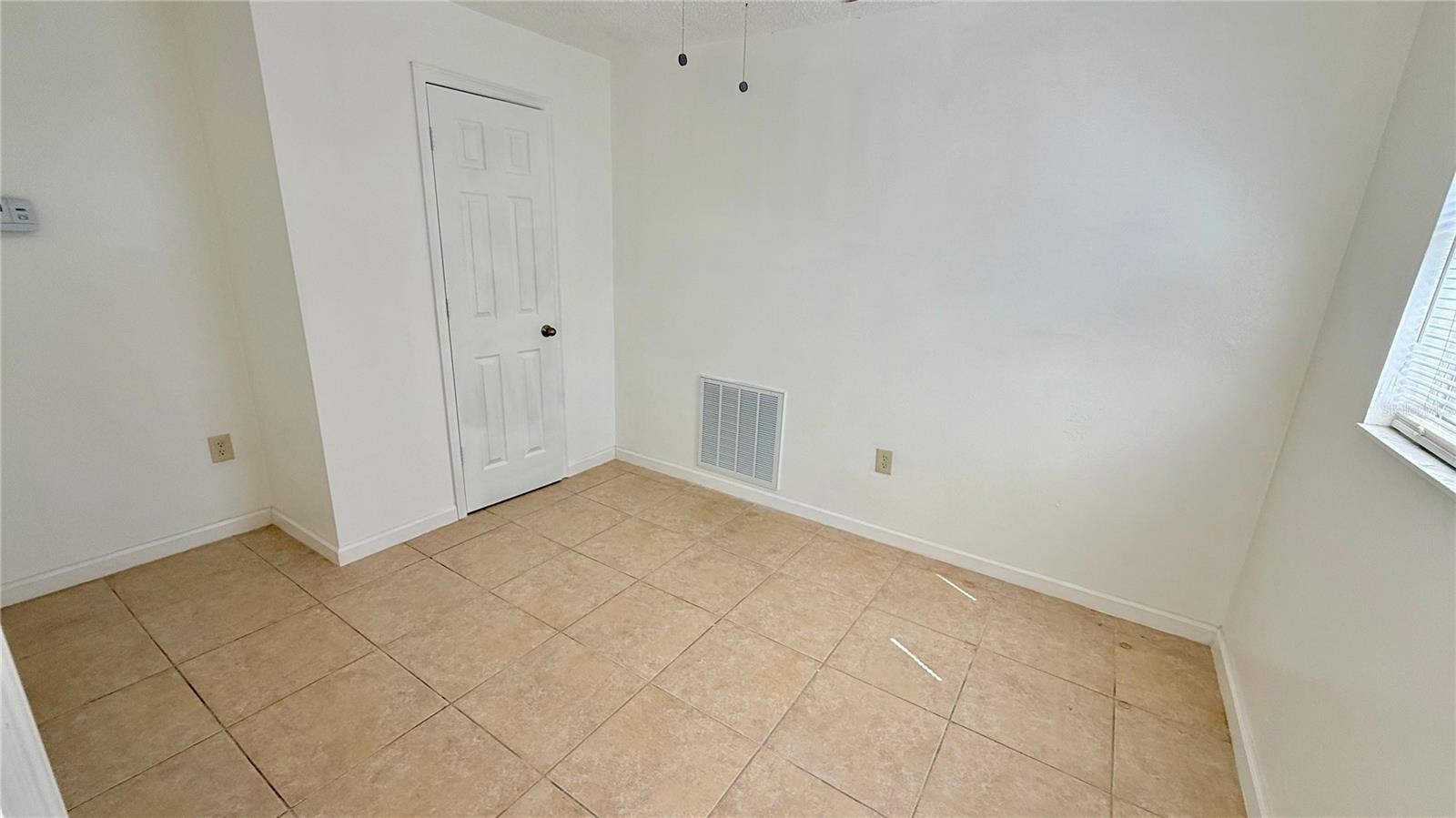 1903 24TH UNIT B ST