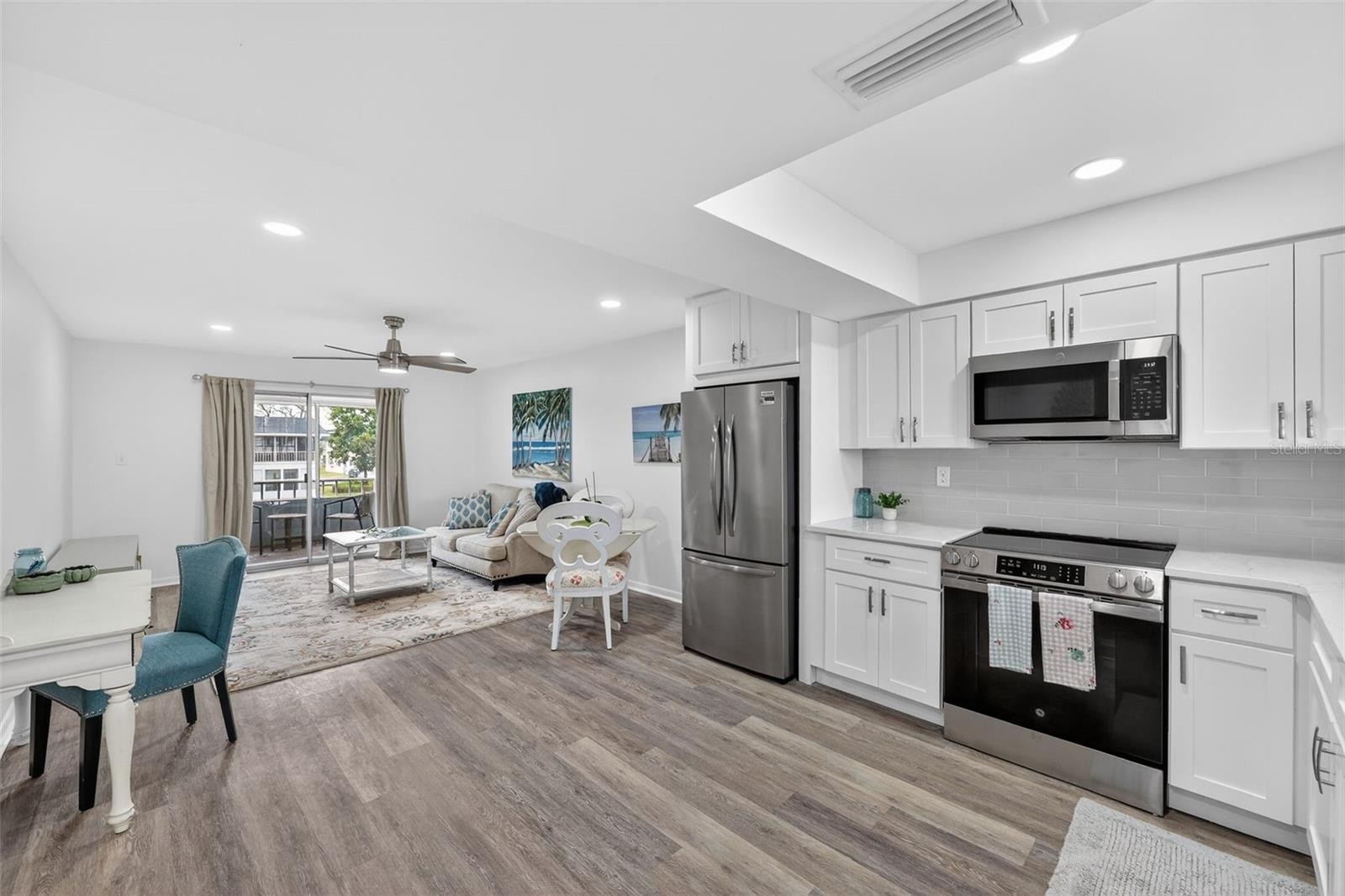 102 46TH AVENUE TER W #402