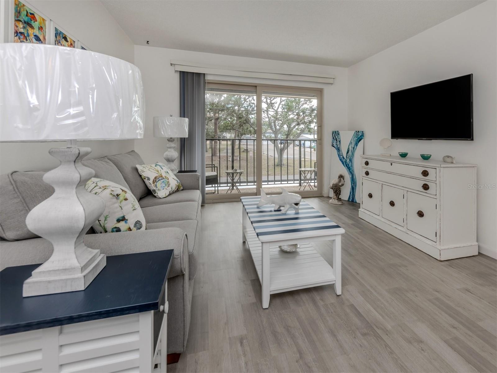 533 PARKDALE MEWS #533