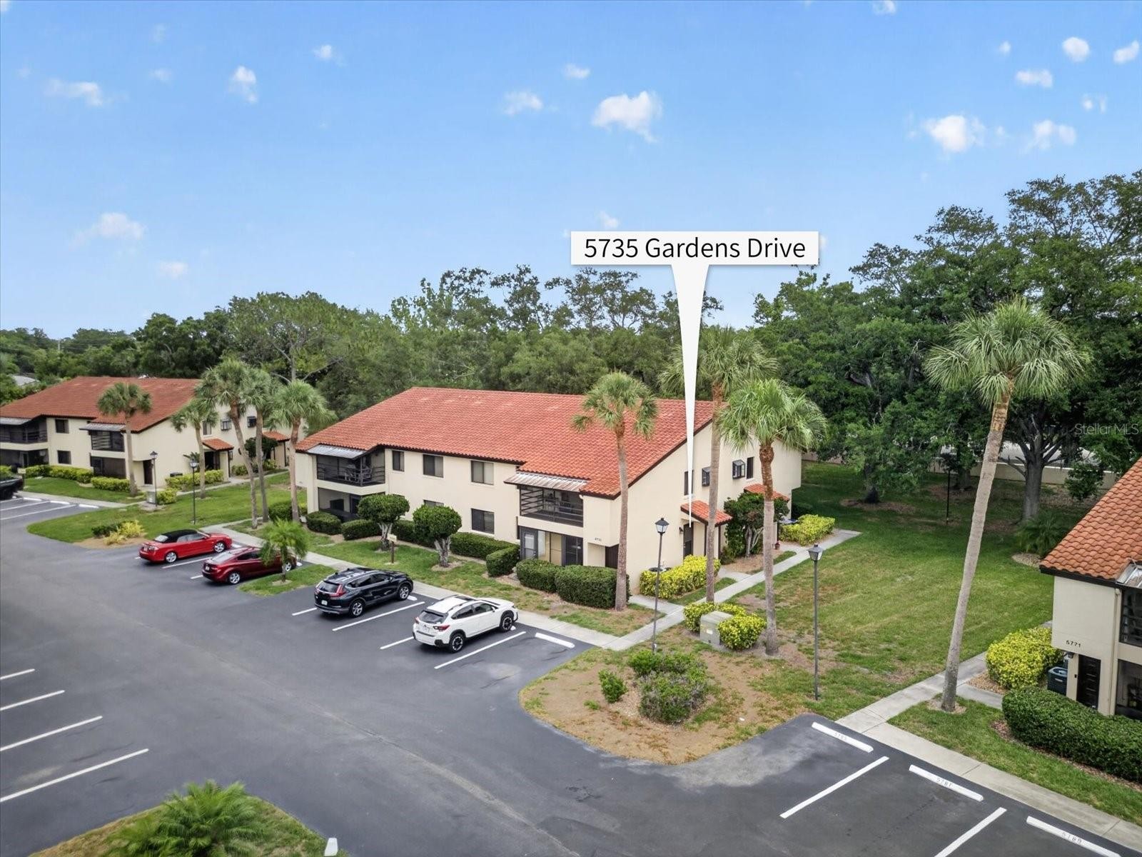 5735 GARDENS DR #5735