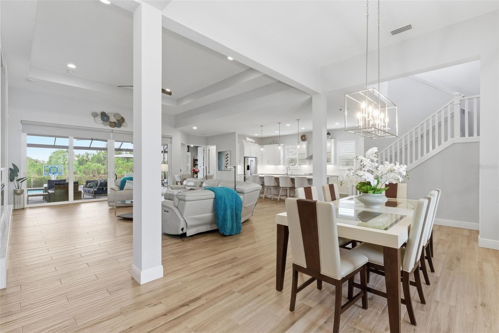 8245 GRANDE SHORES DR