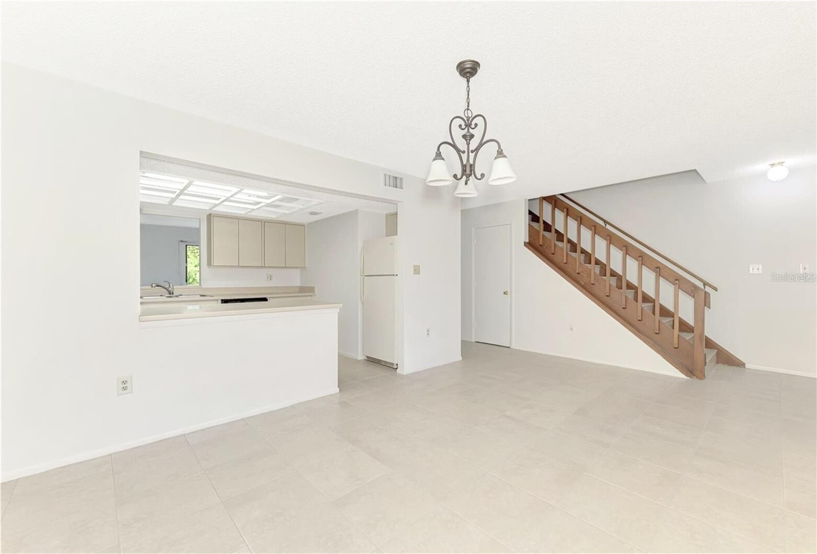 935 SUNRIDGE WAY #B4