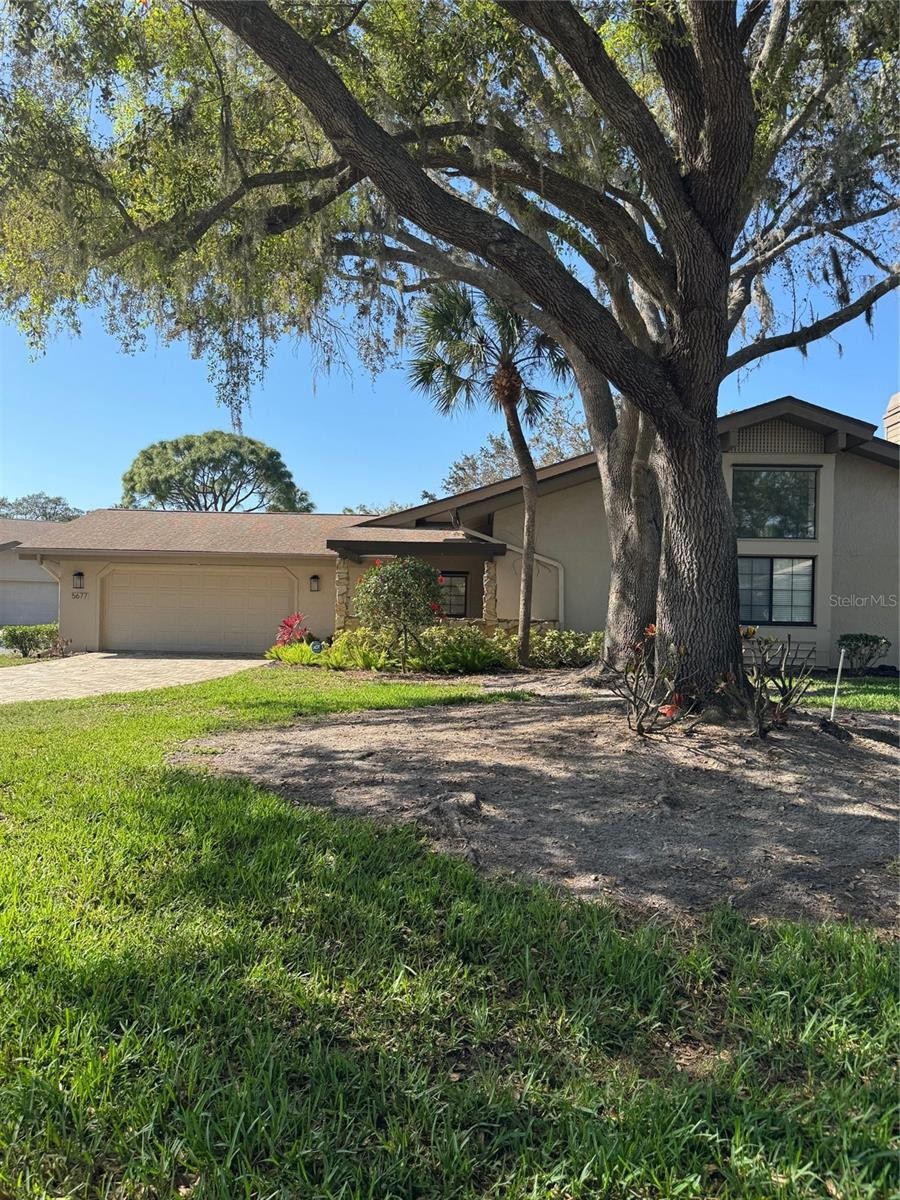 5677 PIPERS WAITE #41