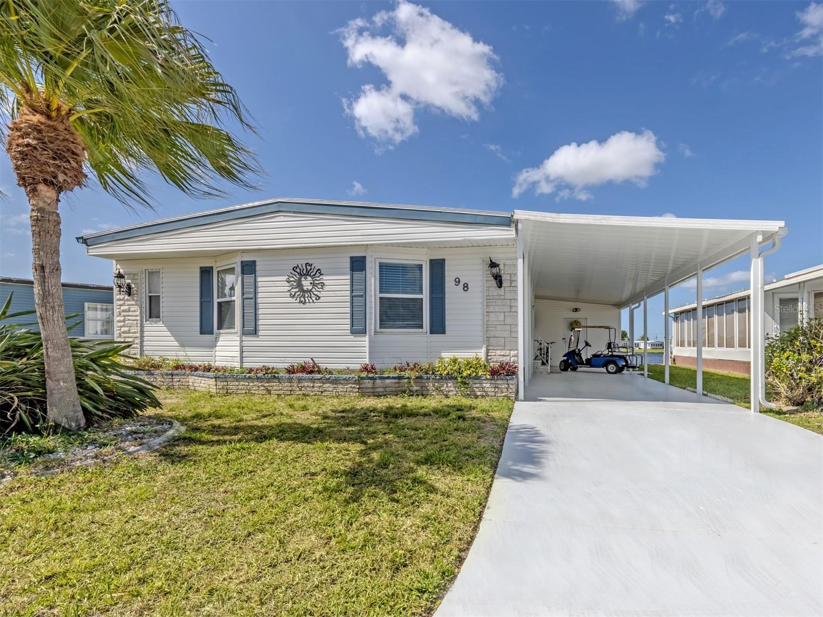 98 LAKEVIEW DR
