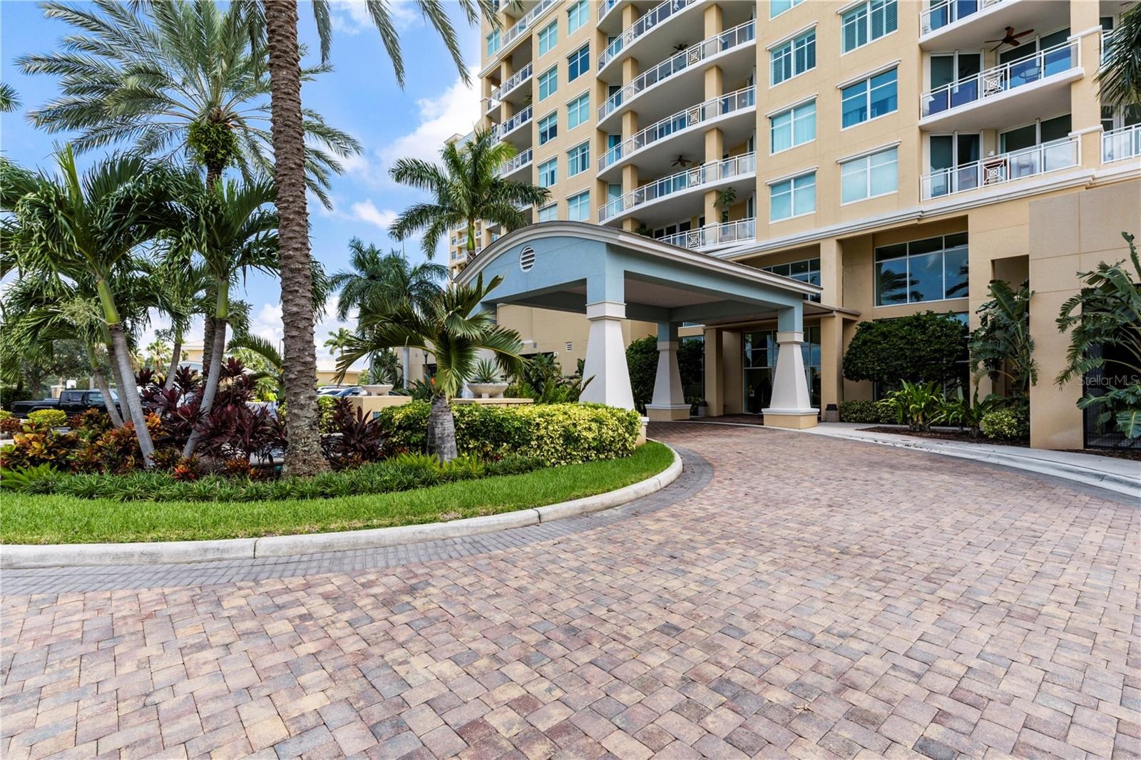 140 RIVIERA DUNES WAY #604