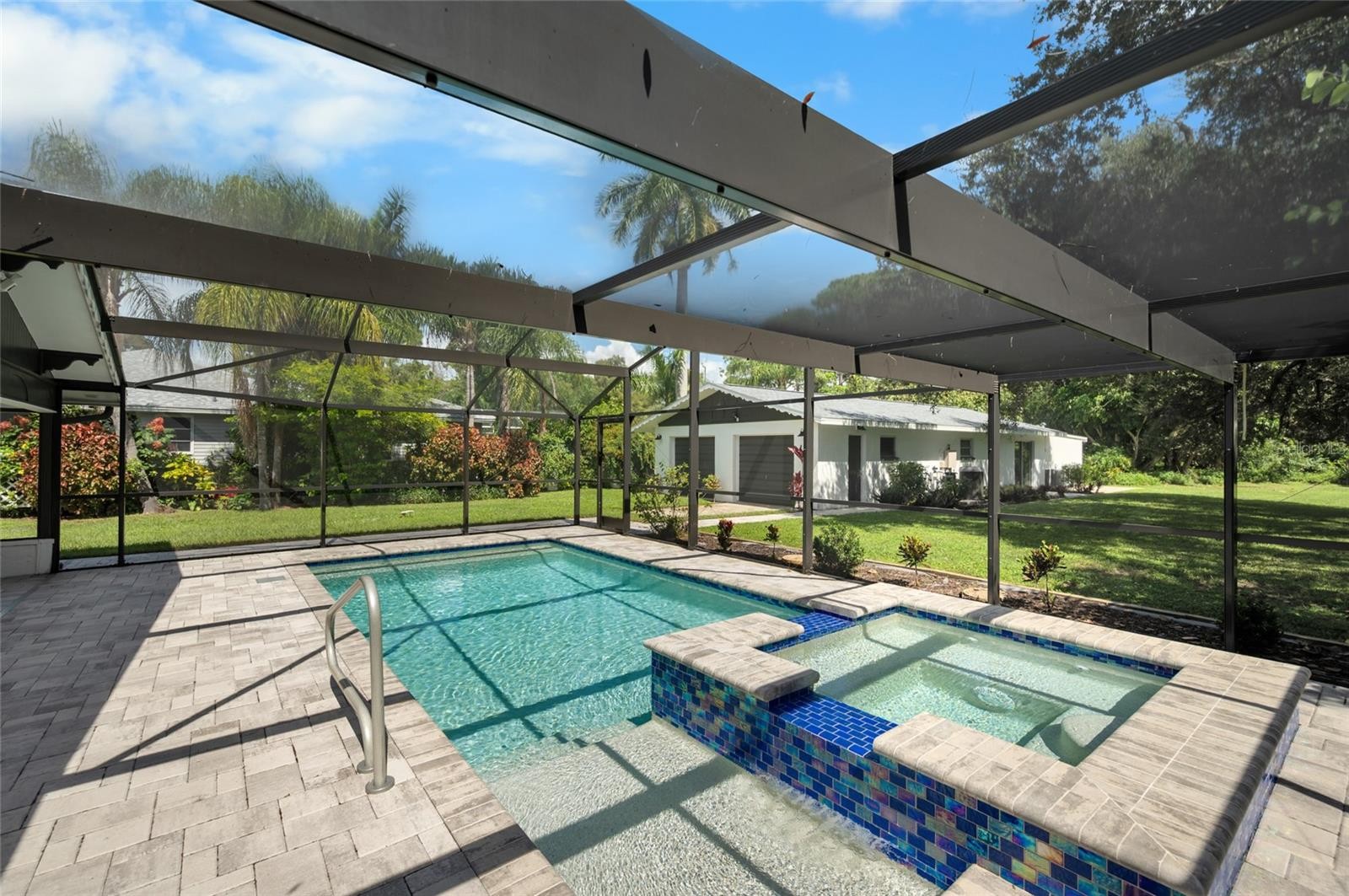 2111 HEASLEY RD