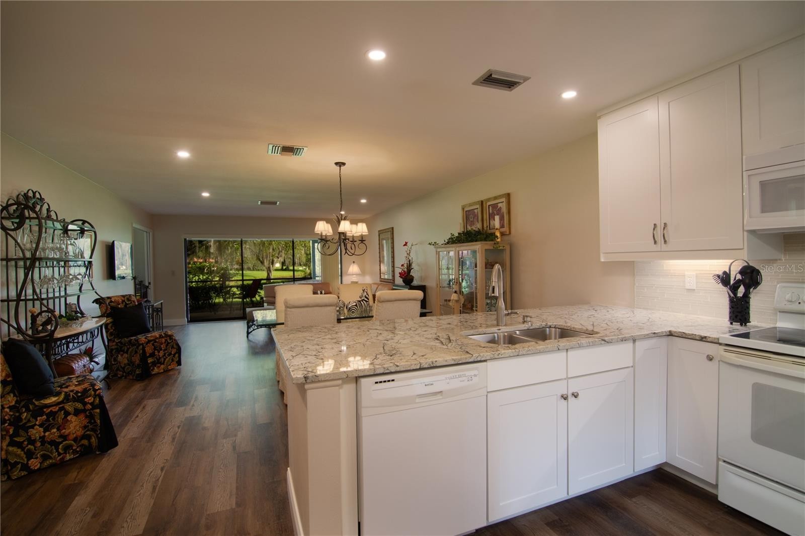 5635 GOLF POINTE DR #101