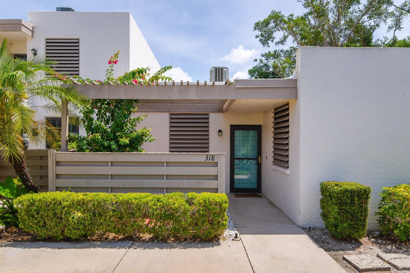 318 TIMBERLAKE DR