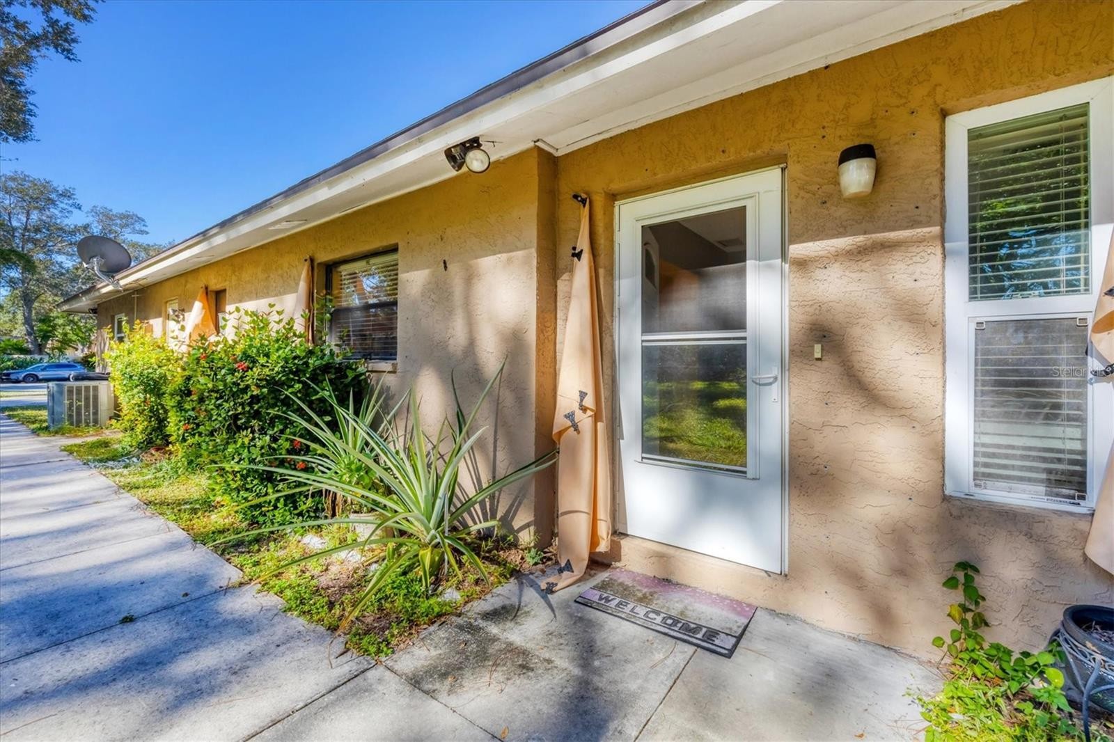 2703 FOREST KNOLL DR #B