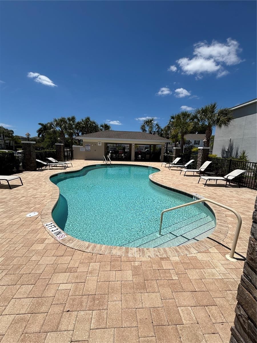 6433 BAYTOWN DR