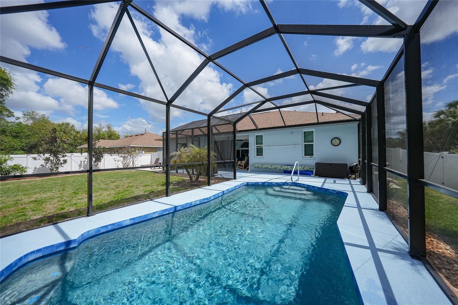 1691 S CHAMBERLAIN BLVD