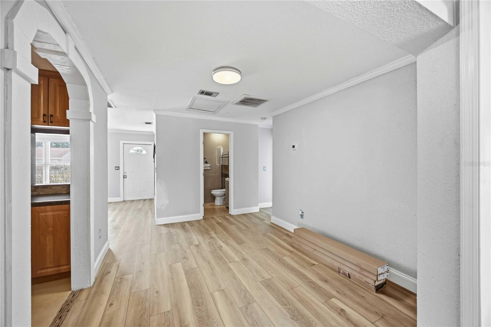 2419 ROXBURY CIR